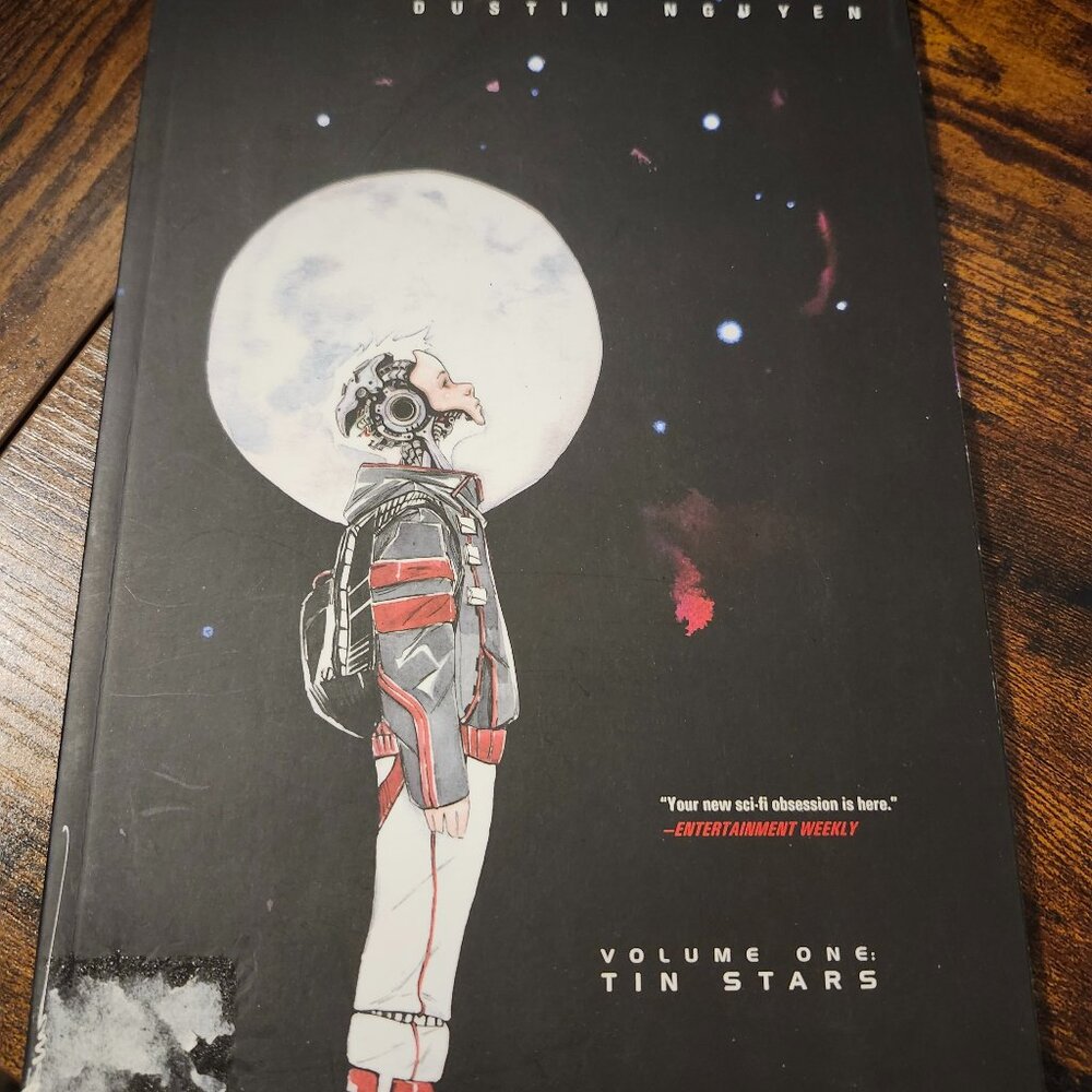 Descender Volume 1: Tin Stars Paperback